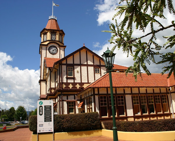 Lockers for Rotorua iSite